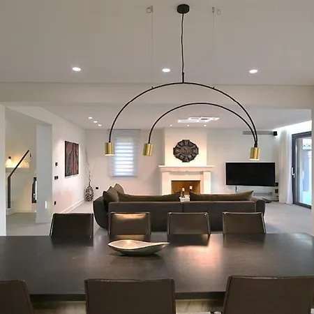 Serafino Villa *