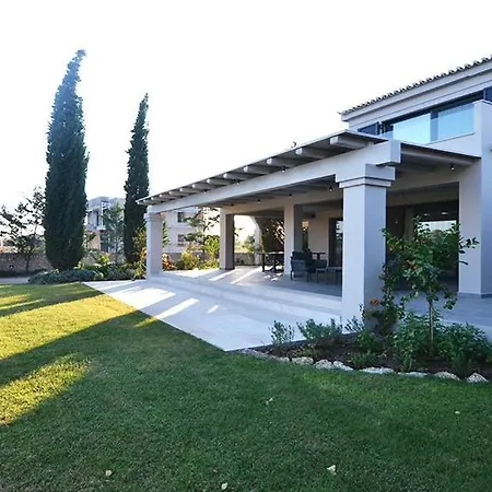 Serafino Villa Kranidi
